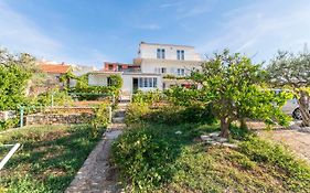Apartments And Room Milka-Jere