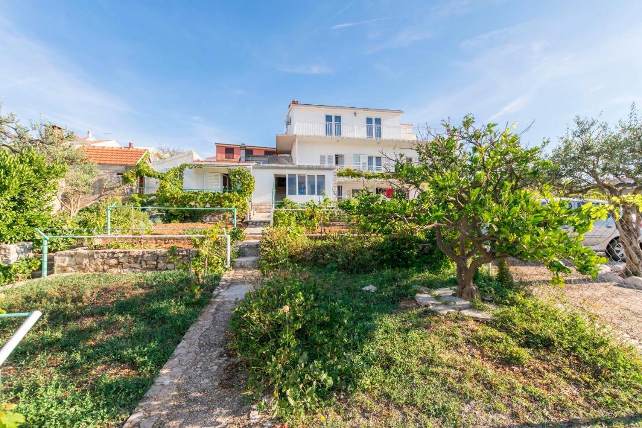 Apartments And Room Milka-Jere Primošten Zewnętrze zdjęcie